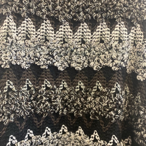 Paparazzi Vest, Wrap, Shrug, Ruana - Picture 4 of 4